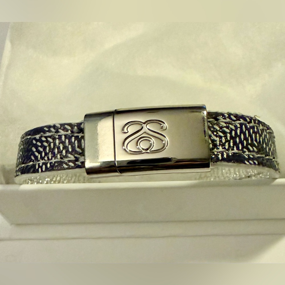 Spark*l bands - Size 2 - Upcycled Grey Goyard Gracie Bracelet w/Magnetic Clasp - Picture 6 of 11